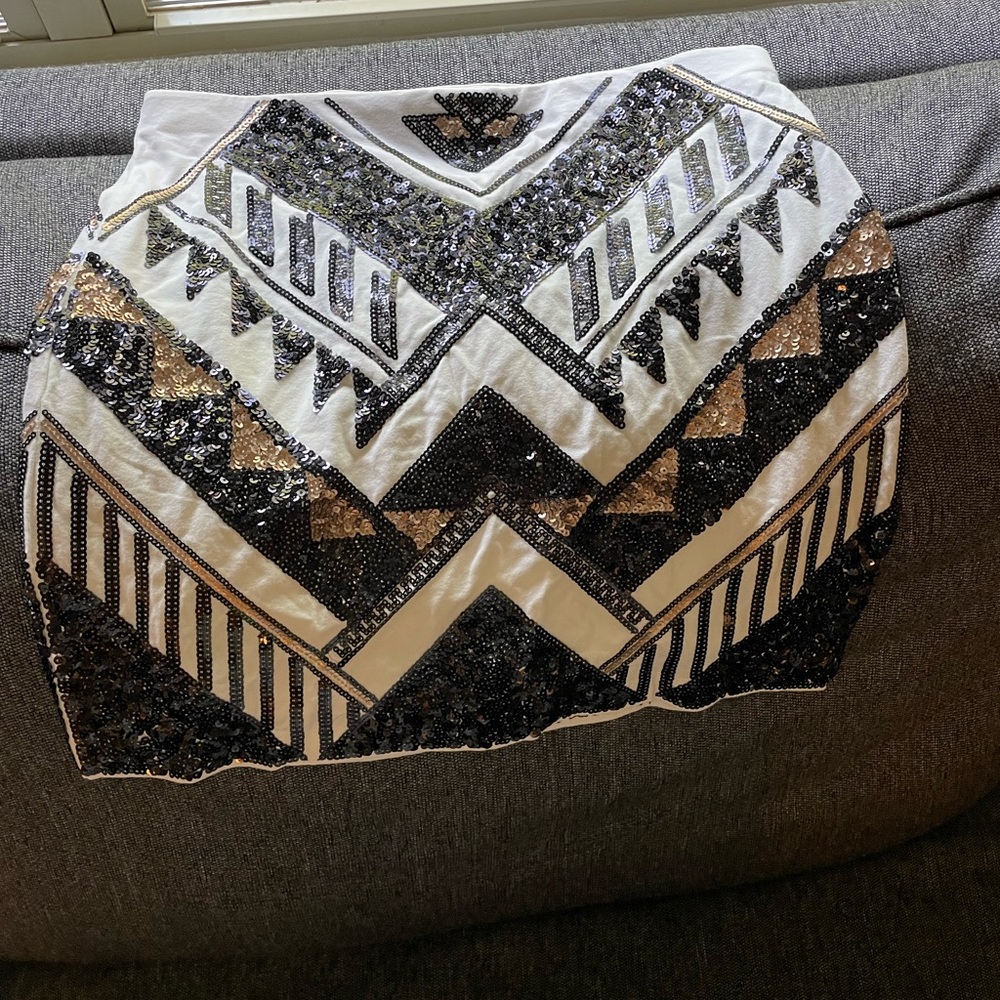 Express Pencil Skirt with Black and Gold Sequins Pattern